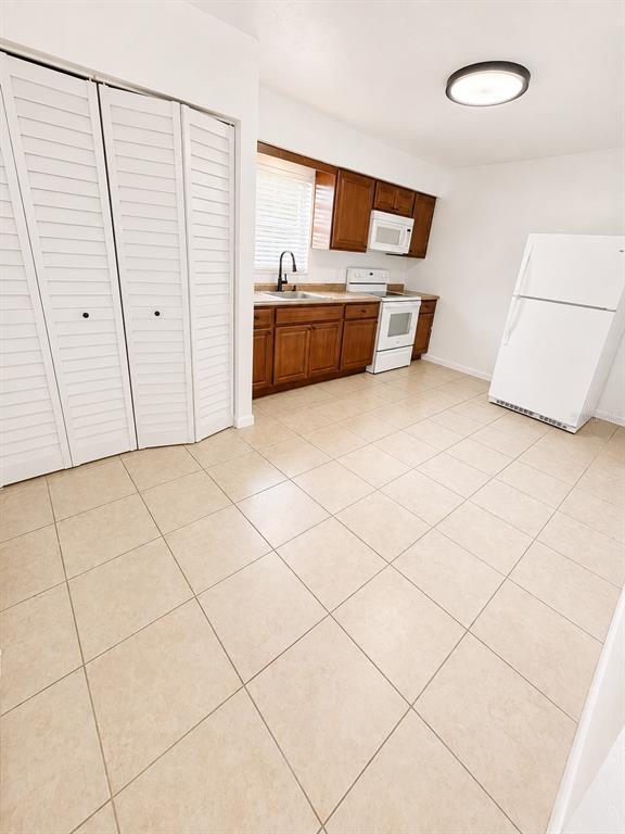 Building Photo - 1632 NE 71st Pl