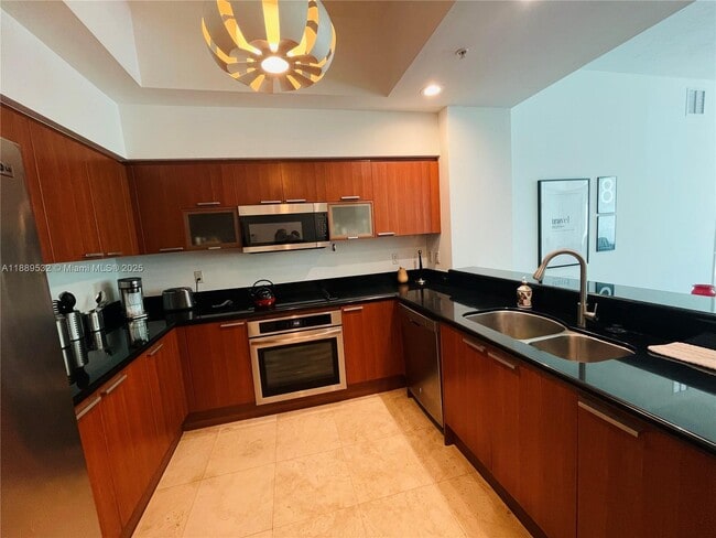 Building Photo - 15051 Royal Oaks Ln