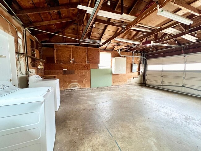 Building Photo - MUST SEE - Updated Single Family Rancher -...
