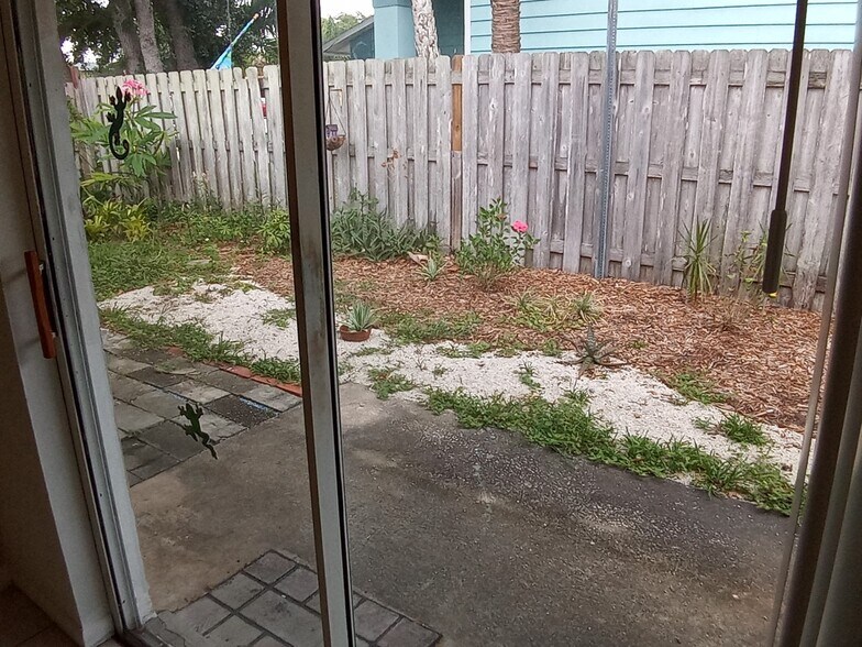 Building Photo - 8034 Orange Ave