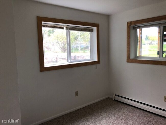 Building Photo - 3 br, 1 bath Apartment - 216B E Lincoln St