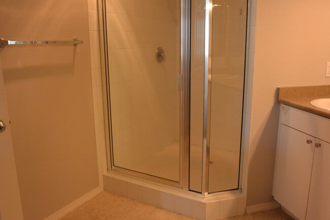 Building Photo - 1830 SE Cutter Ln