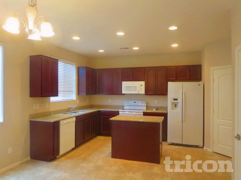 Building Photo - 31333 N Cavalier Dr