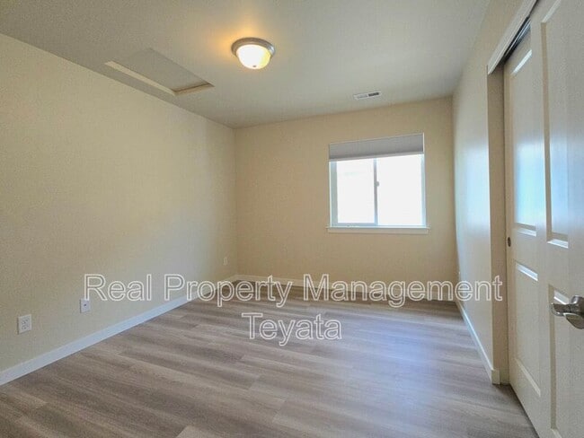 Building Photo - 4756 Parker St