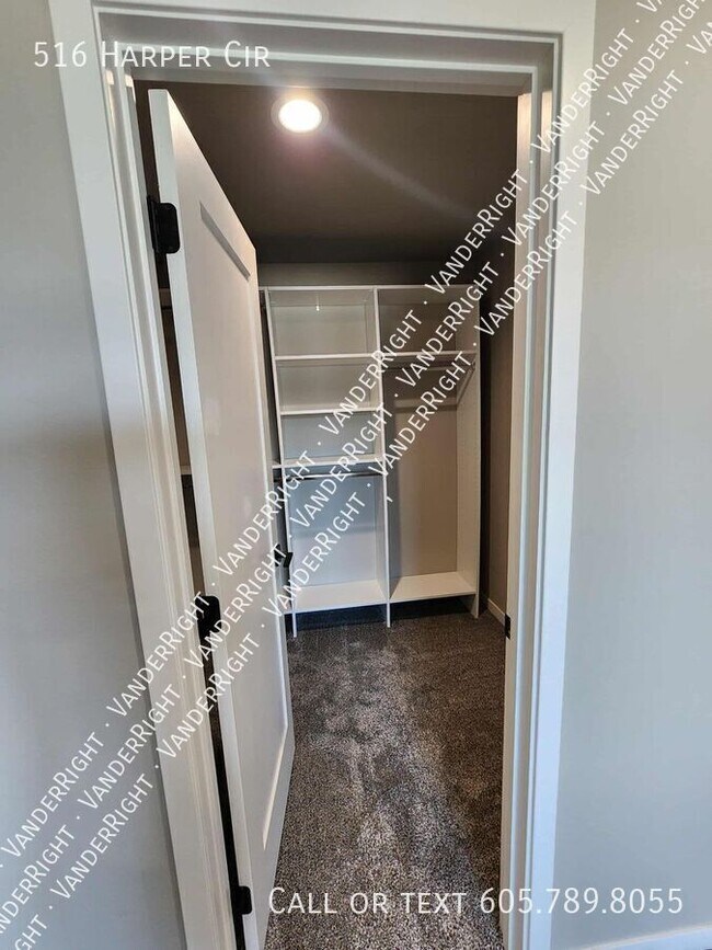 Building Photo - 516 Harper Cir