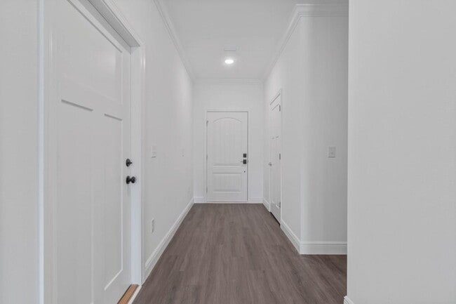 Building Photo - 525 Hill Ln