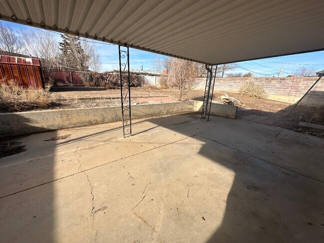 Building Photo - 2209 Ridgecrest Dr