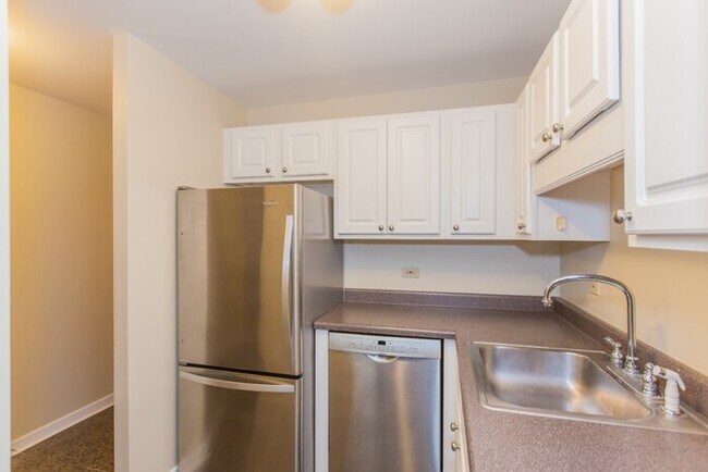 Building Photo - 1 Bedroom / 1 Bathroom in The Grand Ohio! ...