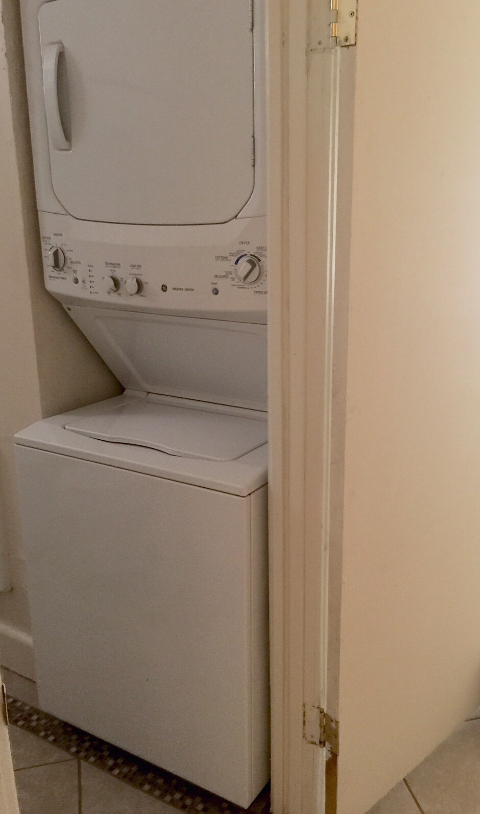 Building Photo - 1812 Dante St