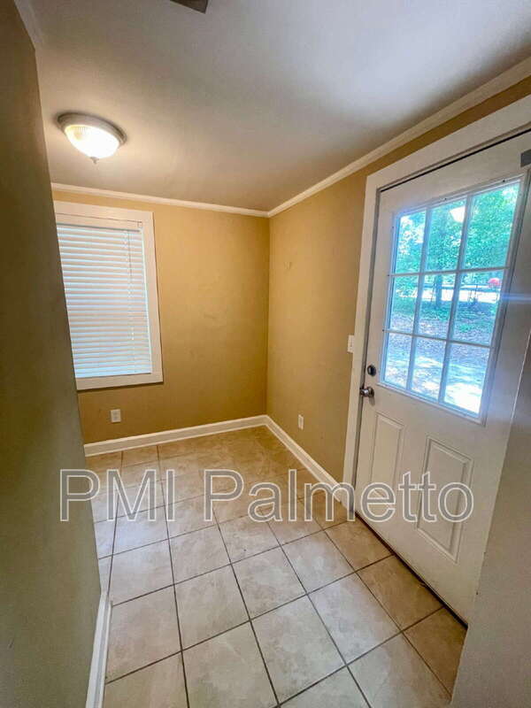 Building Photo - 241 Vallejo Cir