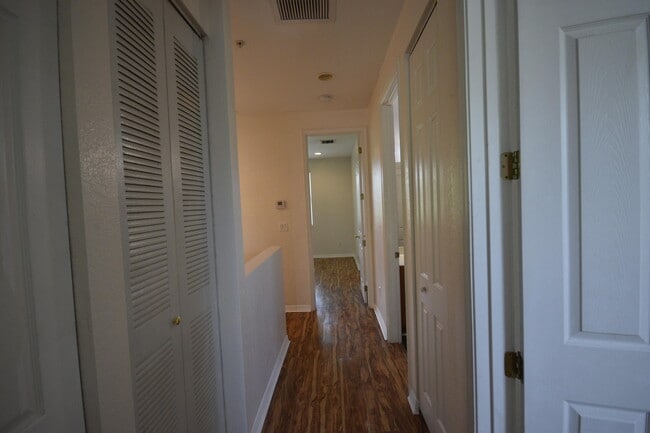 Building Photo - 2851 Prospect Rd