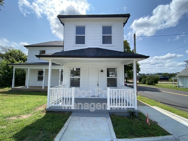 Primary Photo - 1424 William St