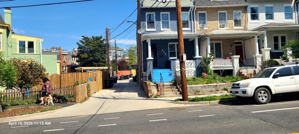 Building Photo - 423 Upshur St NW