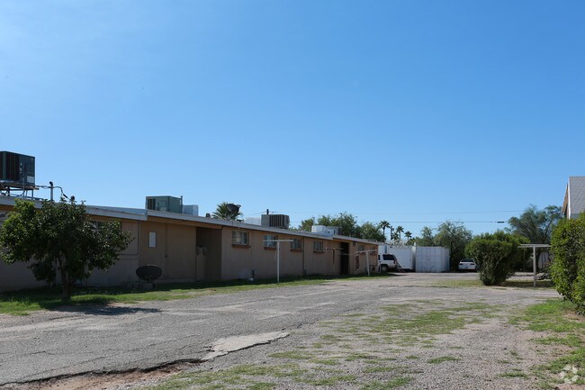Primary Photo - 5818-5830 E 26th St