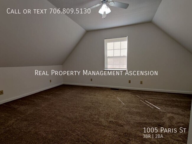 Building Photo - 1005 Paris St