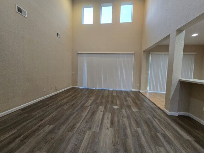Building Photo - Beautiful home in Gated community