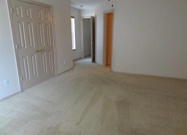 Building Photo - 3021 Rolling Meadow Dr