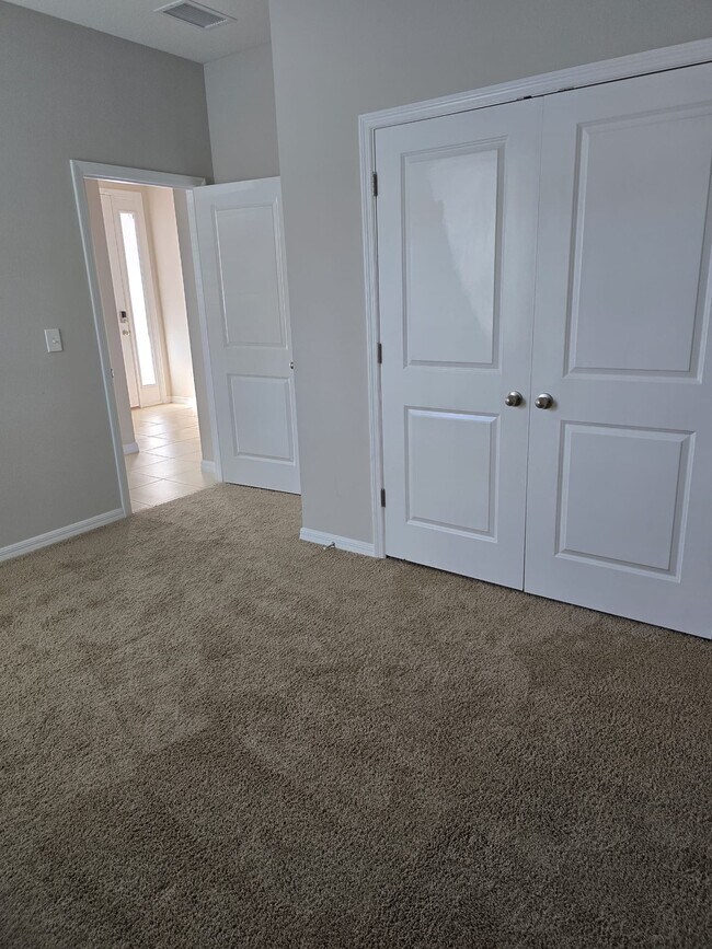 Building Photo - 5833 SW 85th Pl