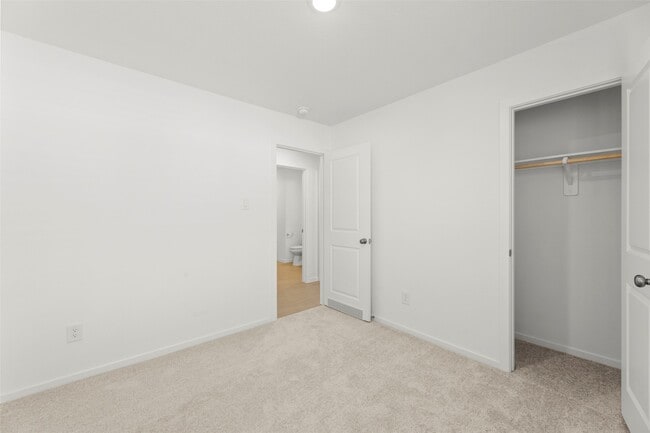 Building Photo - 16854 Great Highlands Dr