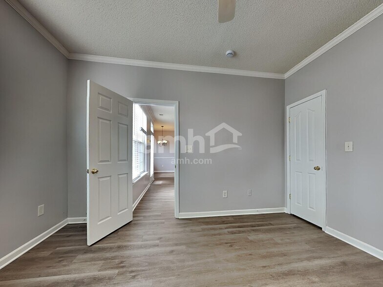 Building Photo - 4614 Sahalee Ln