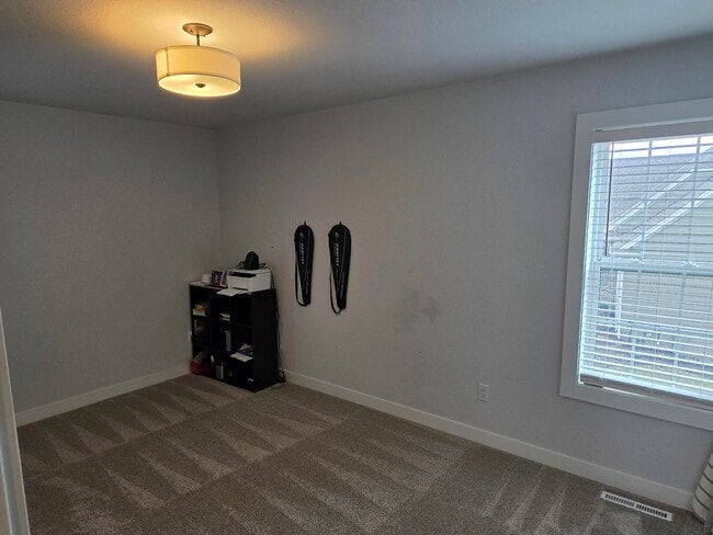 Building Photo - W239N3777 River Birch Ct