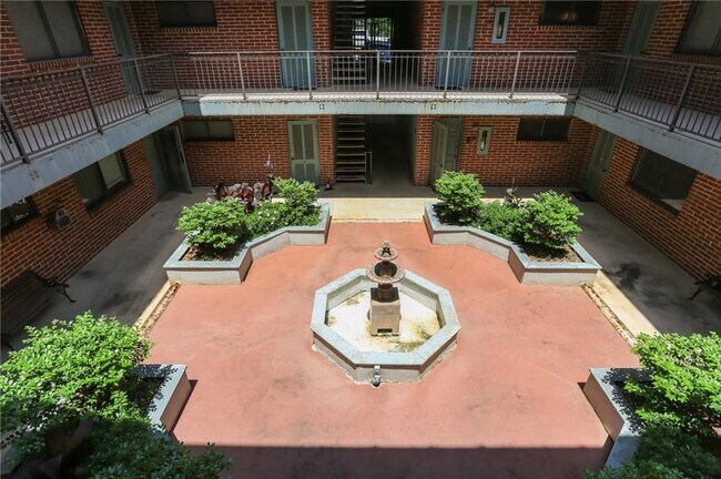 Building Photo - 91 Rumson Rd NE