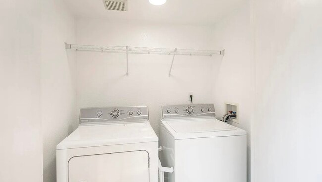 Building Photo - 282 Smith Cir