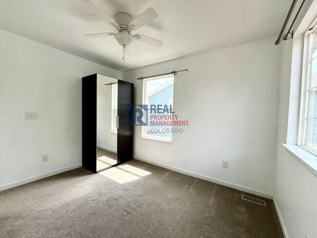 Building Photo - 676 Hedgerow Way