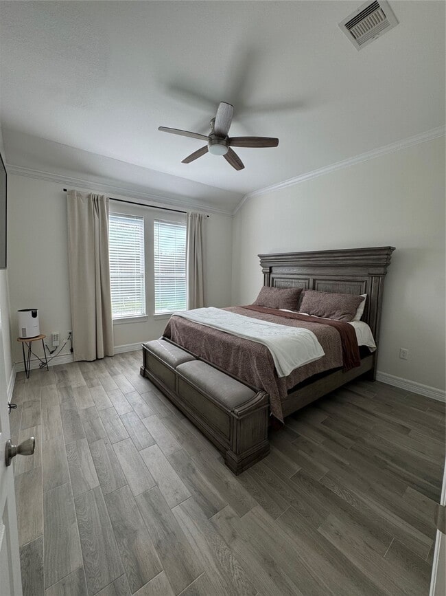 Building Photo - 1110 Hector Ave