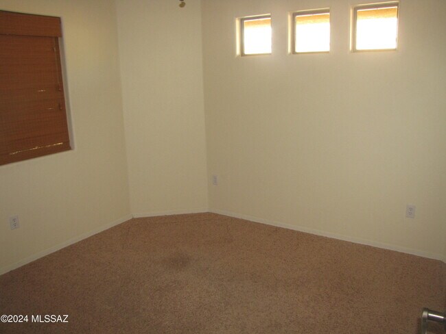 Building Photo - 497 S Douglas Wash Rd