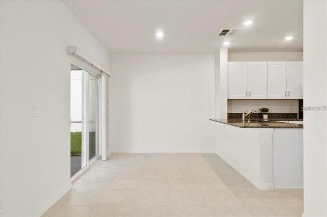 Building Photo - 36403 Well Hill Wy