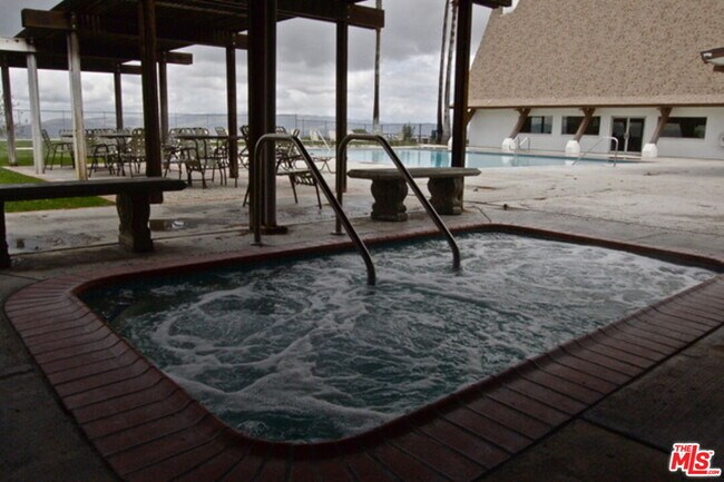 Building Photo - 196 Cherokee