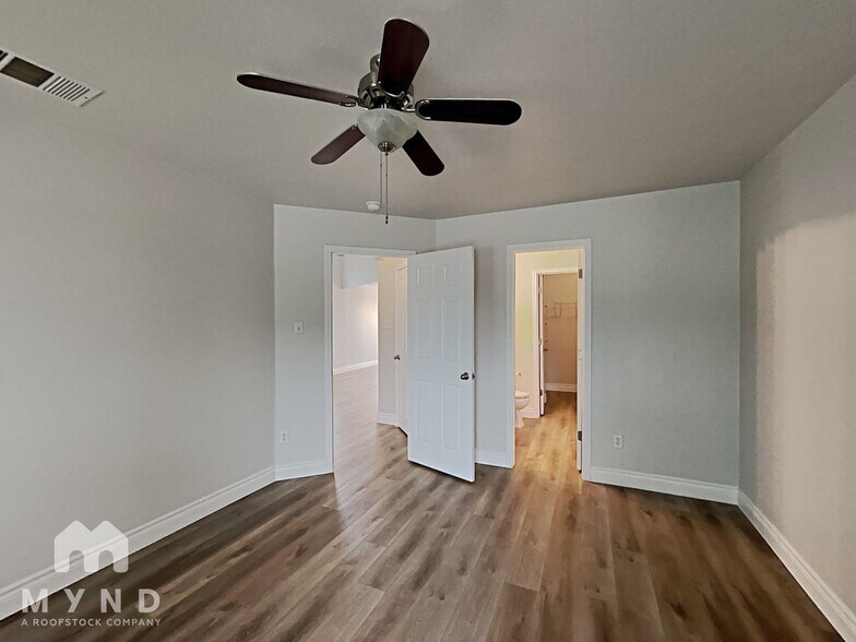 Building Photo - 2716 Amberglow Ct
