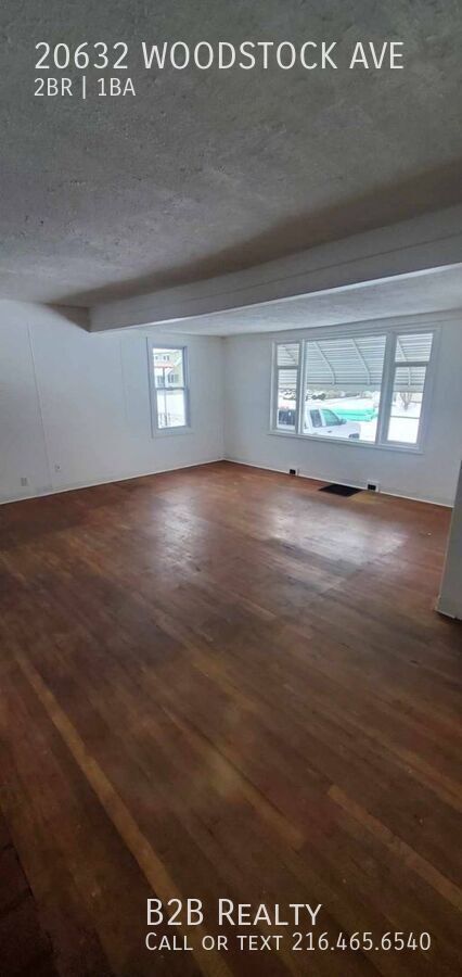 Building Photo - 20632 Woodstock Ave