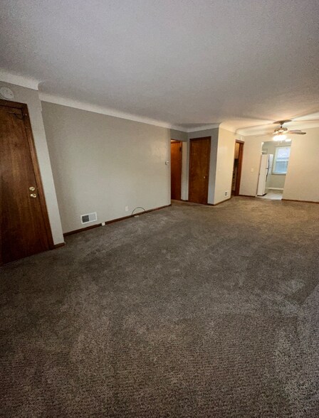 Building Photo - 3721 Douglas Rd