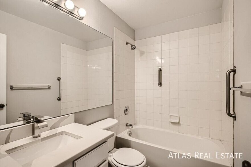 Building Photo - 6948 Fountain Ridge Cir