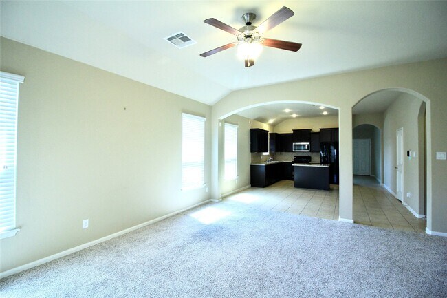Building Photo - 25311 Saddlebrook Ranch Dr