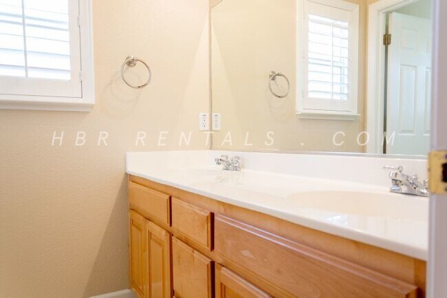 Building Photo - 1224 Crossroads Dr