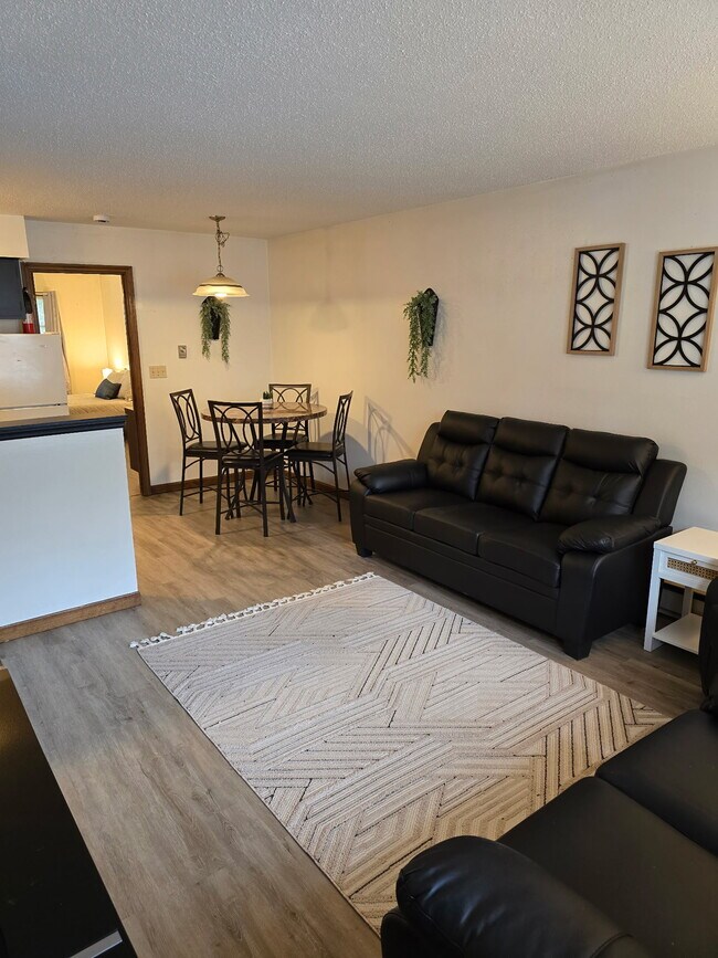 Building Photo - Elm Multiplex