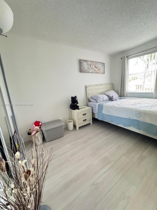 Building Photo - 8801 Wiles Rd