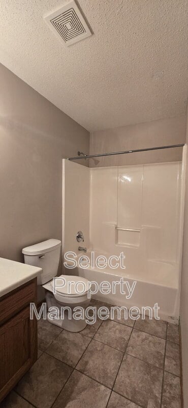 Building Photo - 3120 Pinoak Ct