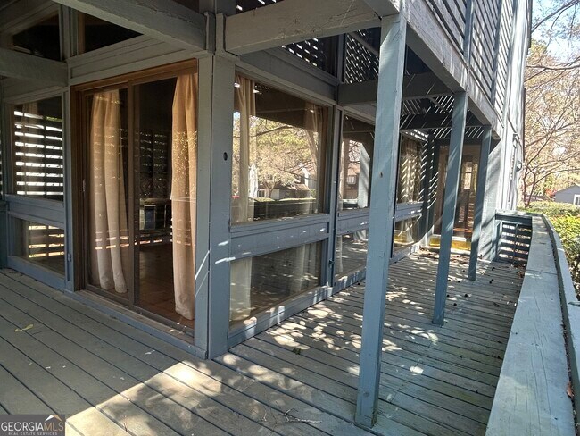 Building Photo - 180 Woodstone Dr