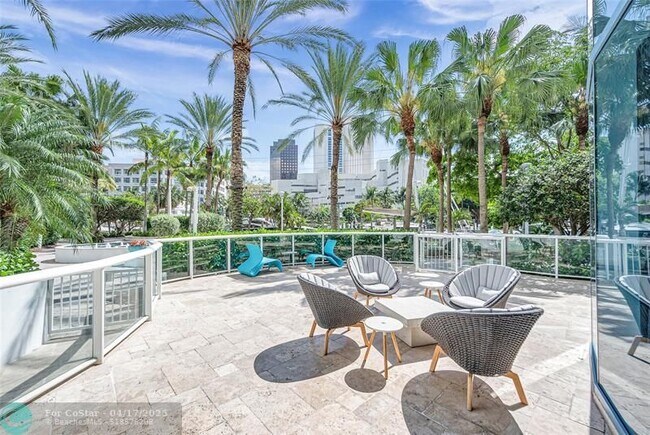 Building Photo - 333 Las Olas Way