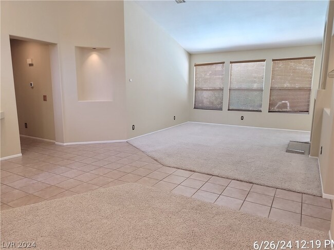 Building Photo - 2700 Copper Cove Dr