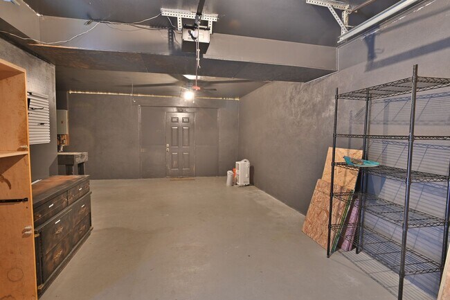 Building Photo - 270 Broad St