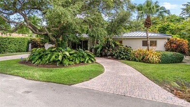 Building Photo - 3671 N Prospect Dr