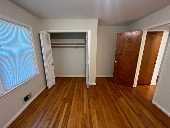 Building Photo - Conveniently Located Home Tucker/Stone Mou...