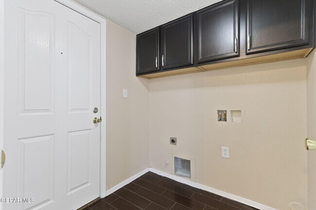 Building Photo - 527 Longleaf Pl