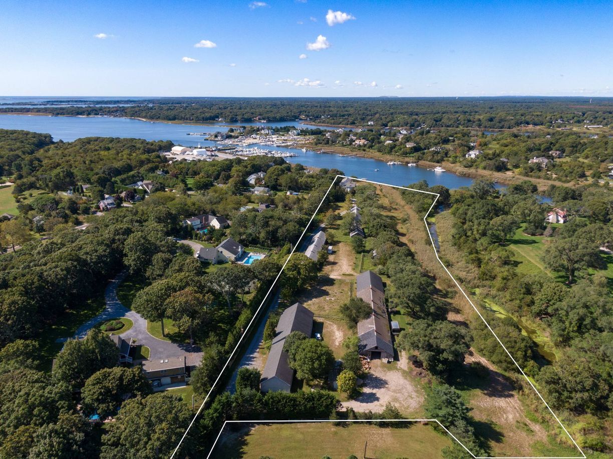 Building Photo - 9 Private Rd