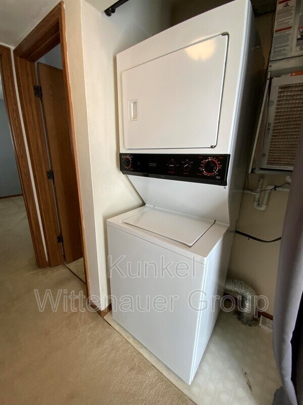 Building Photo - 285 Eagle Ridge